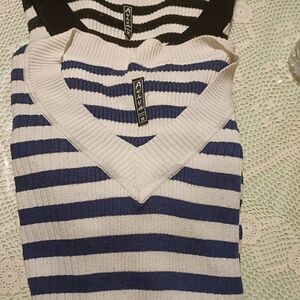 N/A V-Neck Striped Sweater - Black and Blue